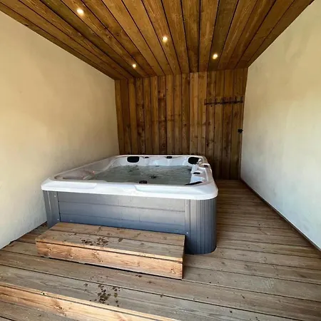 Maison Au Bout Du Pre *